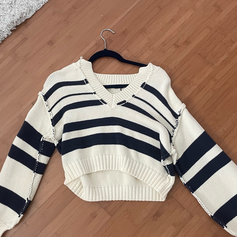 GREY BANDIT KNIT SWEATER